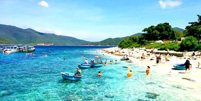 Nha Trang là một trong những địa điểm du lịch được nhiều khách lựa chọn Nha Trang là một trong những địa điểm du lịch được nhiều khách lựa chọn