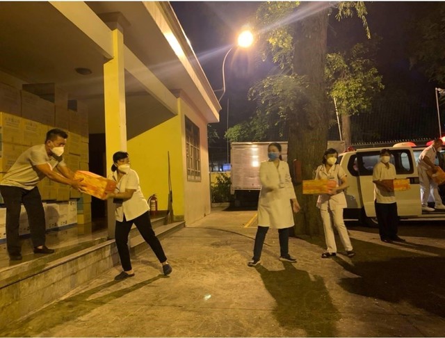 ‘Chuyền Dr Thanh’ tới các bệnh viện, điểm cách ly trên toàn quốc. ‘Chuyền Dr Thanh’ tới các bệnh viện, điểm cách ly trên toàn quốc.