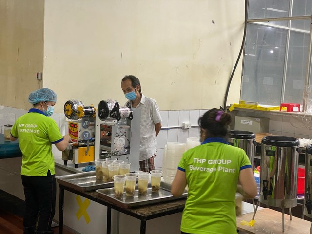 Hiệp Phát chăm lo chu đáo cho từng cán bộ nhân viên từ những điều nhỏ nhất như vật dụng sinh hoạt hay từng bữa ăn hàng ngày. Hiệp Phát chăm lo chu đáo cho từng cán bộ nhân viên từ những điều nhỏ nhất như vật dụng sinh hoạt hay từng bữa ăn hàng ngày.