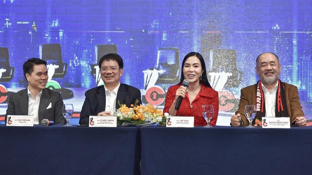 Các lãnh đạo doanh nghiệp chia sẻ cơ hội việc làm và xu hướng tuyển dụng sau mùa dịch tại lễ công bố chương trình &quot;Cơ hội cho ai&quot; diễn ra ngày 26/10