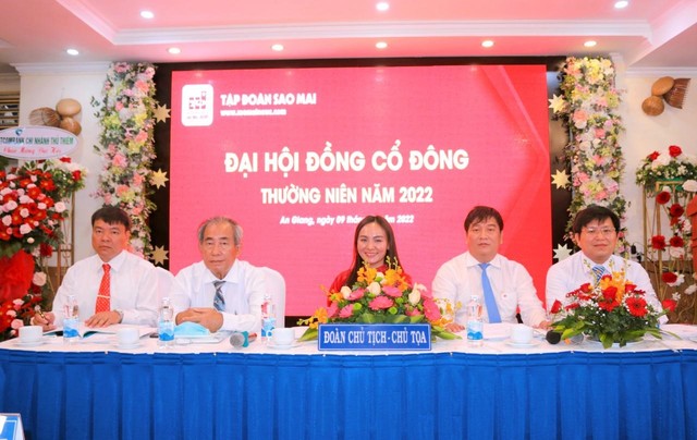 Đoàn chủ tịch điều hành Đại hội.