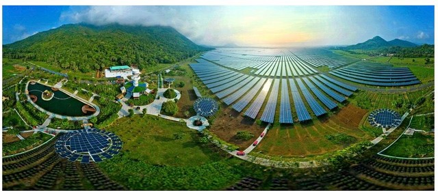 Bình minh trên Nhà máy Điện mặt trời An Hảo vô cùng tráng lệ.