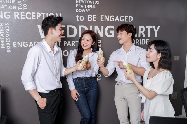 Vị xưa quen thuộc của sữa đậu nành khiến người trẻ không khỏi bồi hồi khi nhớ đến. Vị xưa quen thuộc của sữa đậu nành khiến người trẻ không khỏi bồi hồi khi nhớ đến.
