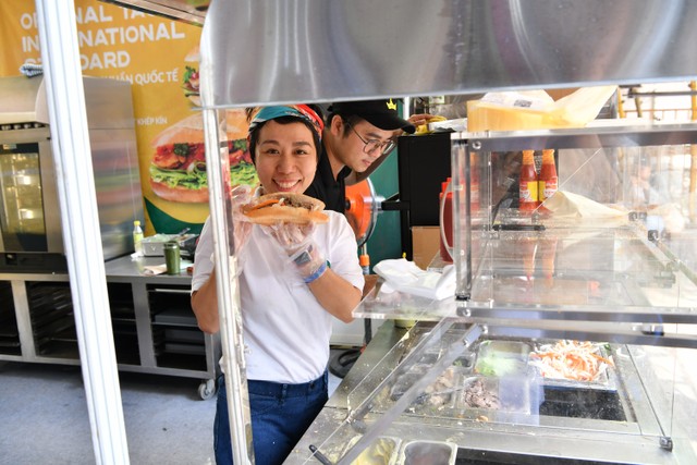 Bánh mì là món ăn truyền thống được nhiều người Việt yêu thích.