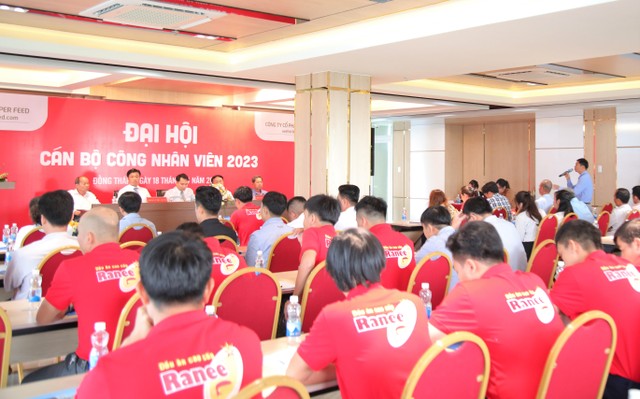 Doanh nghiệp như 1 đại gia đình. Nơi ấy cũng cần có nền nếp gia phong. Doanh nghiệp như 1 đại gia đình. Nơi ấy cũng cần có nền nếp gia phong.