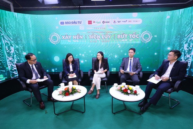 Các diễn giả trao đổi tại Tọa đàm. Ảnh: Dũng Minh Các diễn giả trao đổi tại Tọa đàm. Ảnh: Dũng Minh