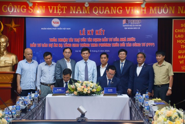 Tập đoàn Đèo Cả ký thoả thuận hợp tác với VDB chi nhánh Lâm Đồng ngày 28/3.