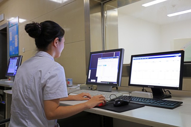 Thông qua Base.vn, phòng Tổ chức Cán bộ của đơn vị y tế sẽ được giảm tải rất nhiều, quản lý và xử lý nghiệp vụ nhân sự hiệu quả hơn. Các cán bộ y tế cũng sẽ tiết kiệm được thời gian, công sức để xử lý thủ tục giấy tờ cá nhân, thay vào đó tập trung vào chuyên môn hơn.