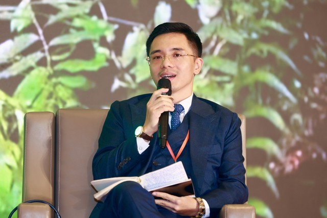 Luật sư Vũ Minh Tiến, Thành viên HĐQT VIAD Group chia sẻ tại hội thảo Báo Đầu tư ngày 12/11. Ảnh: Đức Thanh