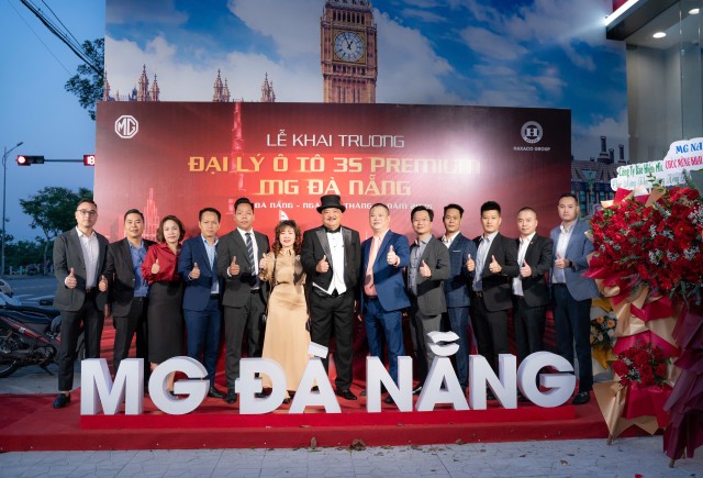 Lãnh đạo Haxaco, PTM và các Giám đốc Đại lý MG trên toàn quốc kỳ vọng tiếp tục mở rộng hệ thống phân phối MG tại Việt Nam trong năm 2025 Lãnh đạo Haxaco, PTM và các Giám đốc Đại lý MG trên toàn quốc kỳ vọng tiếp tục mở rộng hệ thống phân phối MG tại Việt Nam trong năm 2025