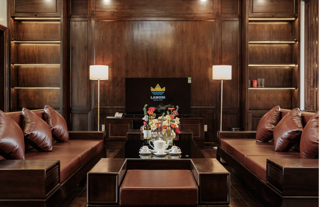 Không gian sang trọng của “Lake View Family Villa”.