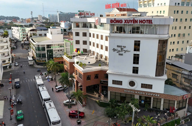 Khách sạn Đông Xuyên - trung tâm TP Long Xuyên, tỉnh An Giang - nơi đăng cai Hội thi “Sáng tạo ẩm thực” lần thứ I/2025, do Sao Mai Group tổ chức. Khách sạn Đông Xuyên - trung tâm TP Long Xuyên, tỉnh An Giang - nơi đăng cai Hội thi “Sáng tạo ẩm thực” lần thứ I/2025, do Sao Mai Group tổ chức.