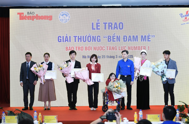 6 cá nhân xuất sắc thuộc các lĩnh vực: Hoạt động xã hội, văn hóa nghệ thuật, thể dục thể thao, kinh doanh – khởi nghiệp.