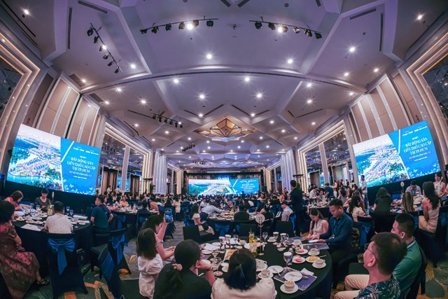 Trước đó, tháng 9/2025, Gladia by the Waters được nhiều nhà đầu tư Hà Nội và các khu vực phía Bắc quan tâm.