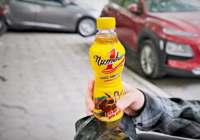 Với các thành phần bổ sung năng lượng, giúp tỉnh táo tức thì, Number 1 là người bạn đồng hành quen thuộc của người trẻ, cùng họ vượt qua thử thách trong công việc, cuộc sống để trở thành phiên bản tốt hơn của chính mình. Với các thành phần bổ sung năng lượng, giúp tỉnh táo tức thì, Number 1 là người bạn đồng hành quen thuộc của người trẻ, cùng họ vượt qua thử thách trong công việc, cuộc sống để trở thành phiên bản tốt hơn của chính mình.