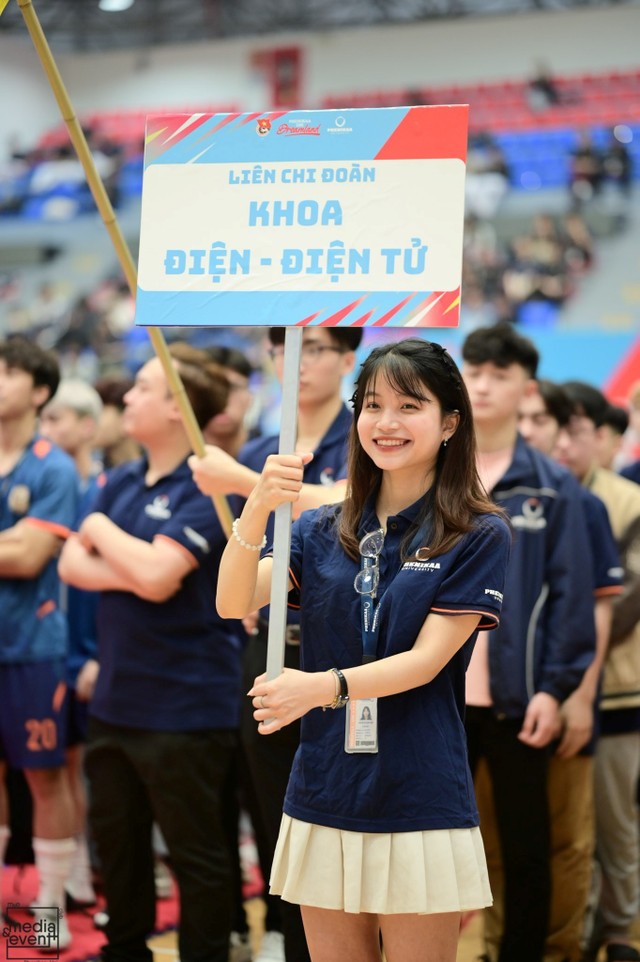 Nguyễn Thị Khánh Diệu còn là gương mặt năng động trong các hoạt động Đoàn, nơi cô lan tỏa năng lượng sống tích cực và tinh thần “bền đam mê, không lùi bước” đến cộng đồng sinh viên (Ảnh: NVCC).