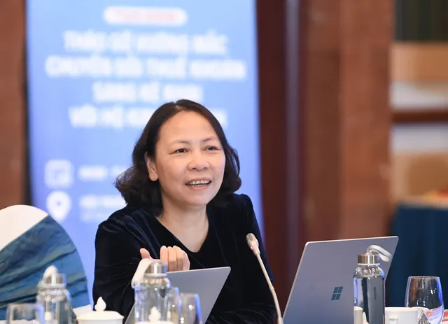 Bà Lê Thị Duyên Hải, Phó Tổng thư ký Hội Tư vấn Thuế Việt Nam cho rằng thay vì lo sợ các hộ kinh doanh nên chủ động tiếp cận các công cụ hỗ trợ và chuẩn bị sẵn sàng cho lộ trình tuân thủ thuế trong tương lai. Ảnh Hoàng Anh.