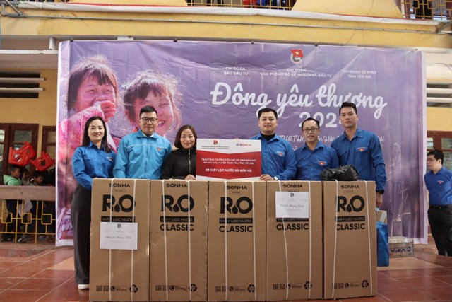 Công ty cổ phần Quốc tế Sơn Hà đồng hành cùng chương trình trao tặng 5 máy lọc nước RO Công ty cổ phần Quốc tế Sơn Hà đồng hành cùng chương trình trao tặng 5 máy lọc nước RO