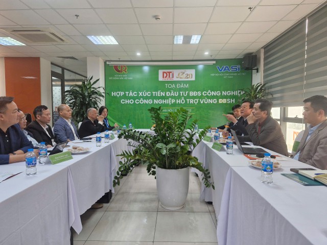 Toàn cảnh tọa đàm. Toàn cảnh tọa đàm.