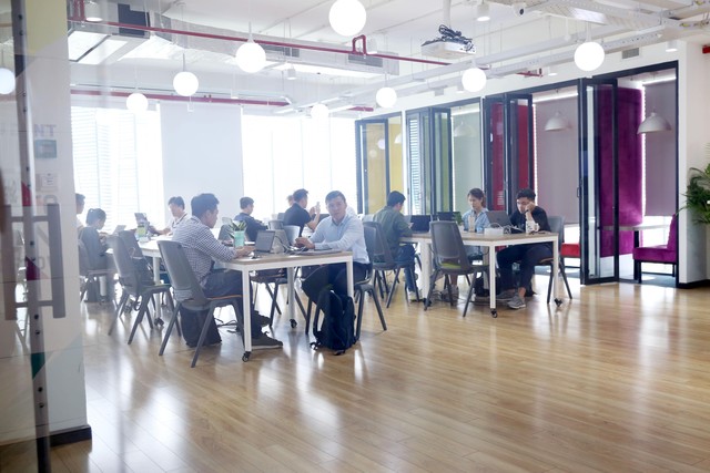 Sử dụng văn phòng chia sẻ đang được nhiều doanh nghiệp lựa chọn để giảm chi phí mặt bằng (Ảnh: Việt Dũng) Sử dụng văn phòng chia sẻ đang được nhiều doanh nghiệp lựa chọn để giảm chi phí mặt bằng (Ảnh: Việt Dũng)