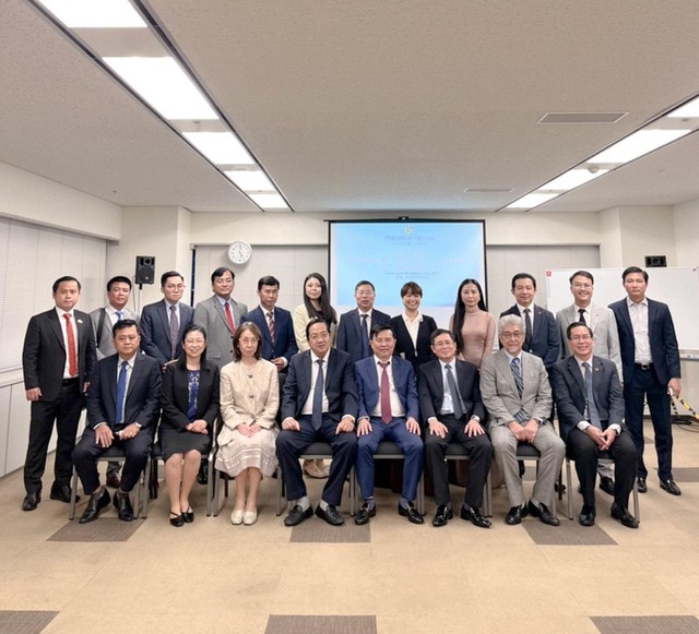 Ban lãnh đạo Tập đoàn Thắng Lợi Group tham gia sự kiện xúc tiến đầu tư tại Nhật Bản. Ban lãnh đạo Tập đoàn Thắng Lợi Group tham gia sự kiện xúc tiến đầu tư tại Nhật Bản.