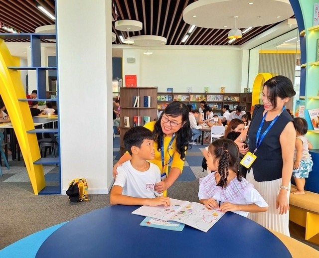 Cha mẹ không còn lo lắng việc học cho con trẻ khi trường liên cấp B.School ngay cạnh Tháp Green Emerald. Cha mẹ không còn lo lắng việc học cho con trẻ khi trường liên cấp B.School ngay cạnh Tháp Green Emerald.