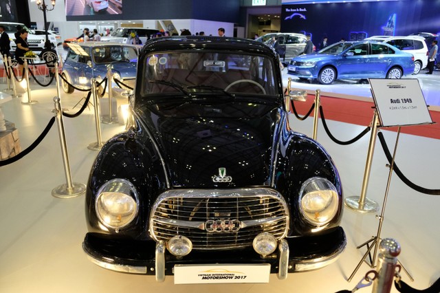 Ngắm dàn xe cổ cực độc tại triển lãm xe nhập khẩu ảnh 5