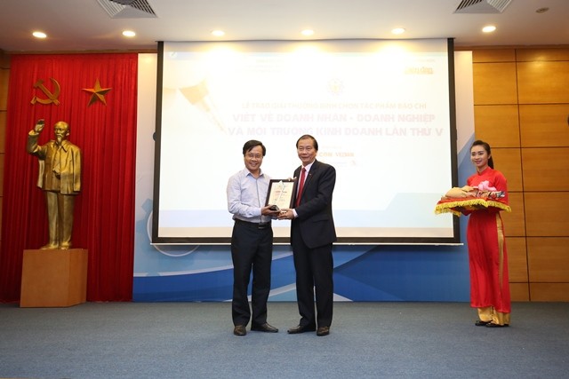 Báo Đầu tư đạt 6 giải “Bình chọn viết về doanh nghiệp – doanh nhân“ ảnh 2