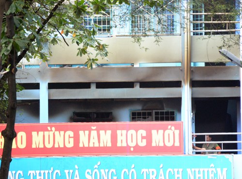 Cháy trường ở Sài Gòn, hàng trăm học sinh tháo chạy ảnh 1 Cháy trường ở Sài Gòn, hàng trăm học sinh tháo chạy ảnh 1