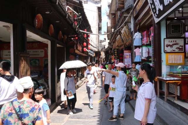 Nhìn lại thế giới 2017: Kinh tế toàn cầu đồng loạt khởi sắc ảnh 1