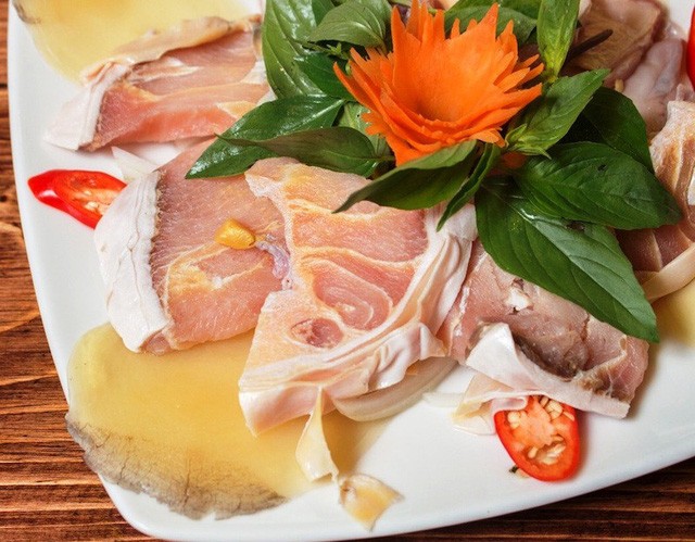 Đại gia “săn” cá hô từ Campuchia, Lào, Thái... làm tiệc đón Tết ảnh 2 Đại gia “săn” cá hô từ Campuchia, Lào, Thái... làm tiệc đón Tết ảnh 2
