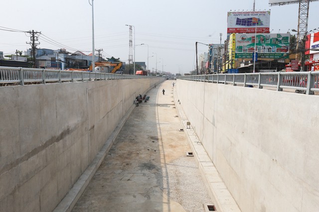 Hầm chui cửa ngõ Tây Bắc TP HCM trước ngày thông xe ảnh 3
