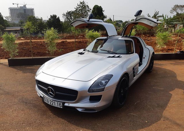 Dàn siêu xe và xe sang quy tụ tại Buôn Ma Thuột ảnh 3