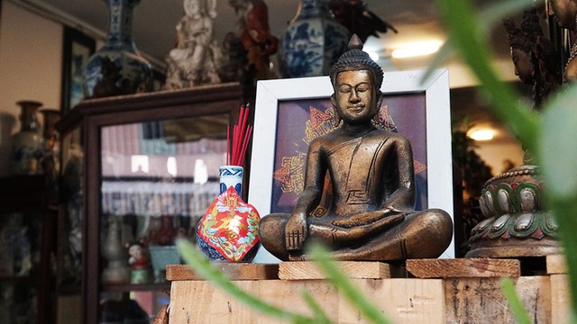 Con đường đồ cổ hơn nửa thế kỷ ở Sài Gòn ảnh 4