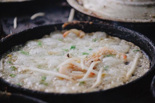 Quán bánh xèo Quảng Ngãi bán 1.000 chiếc mỗi ngày ở Sài Gòn ảnh 4