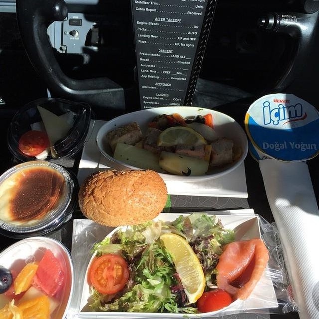 Bữa trưa khác biệt của lao động các ngành nghề trên thế giới ảnh 4