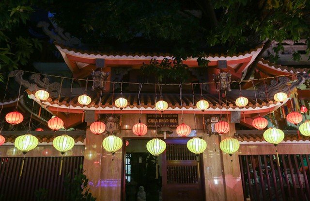 3 km kênh Nhiêu Lộc được thắp sáng đèn lồng mừng lễ Phật đản ảnh 5