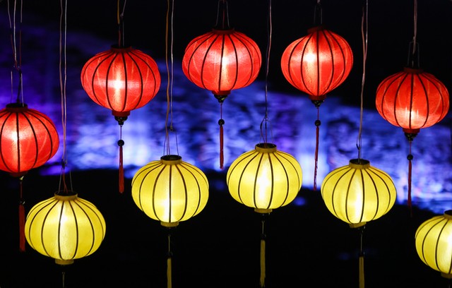 3 km kênh Nhiêu Lộc được thắp sáng đèn lồng mừng lễ Phật đản ảnh 7