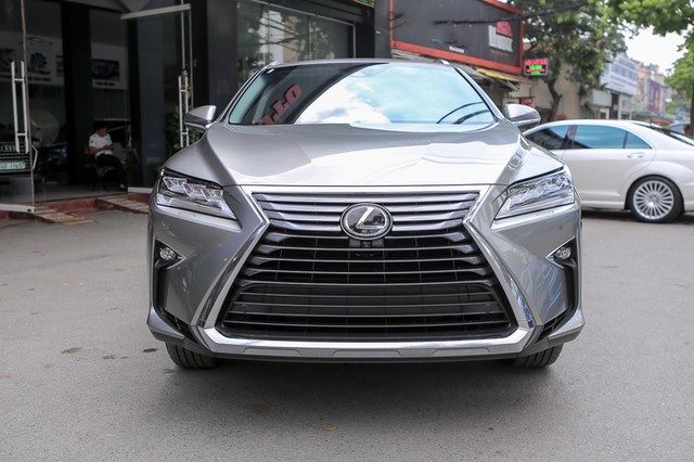 Lexus RX350L 7 chỗ đầu tiên về Việt Nam giá 5 tỷ ảnh 2