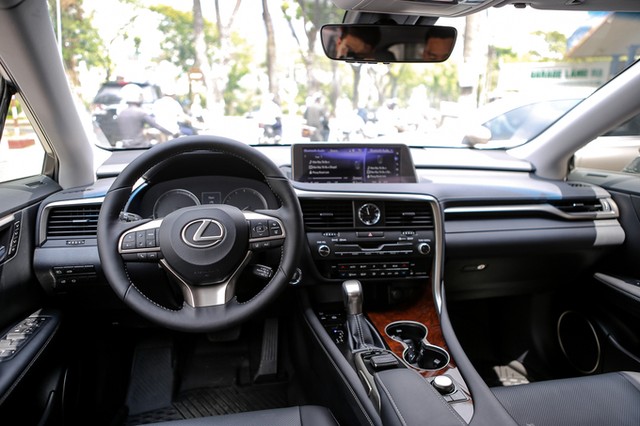 Lexus RX350L 7 chỗ đầu tiên về Việt Nam giá 5 tỷ ảnh 5
