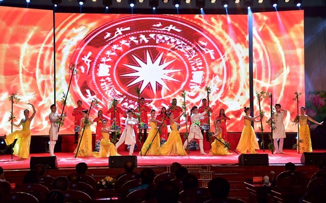 Tiết mục văn nghệ chào mừng.