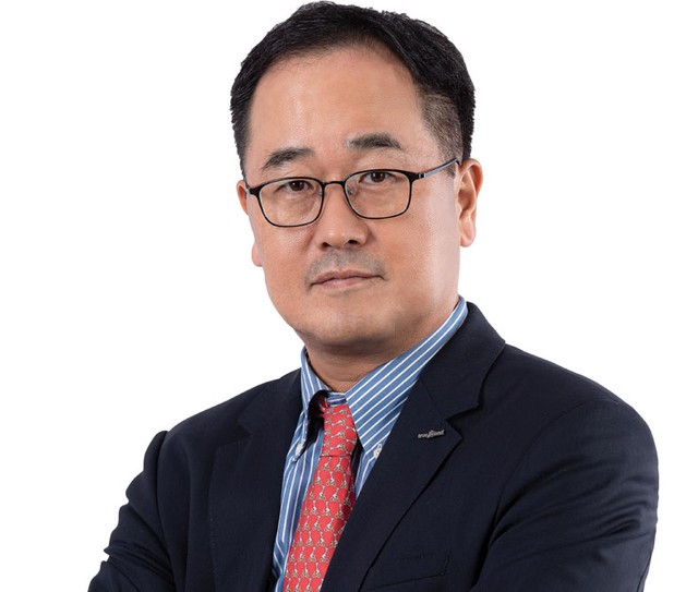 Ông Park Won Sang. Ông Park Won Sang.