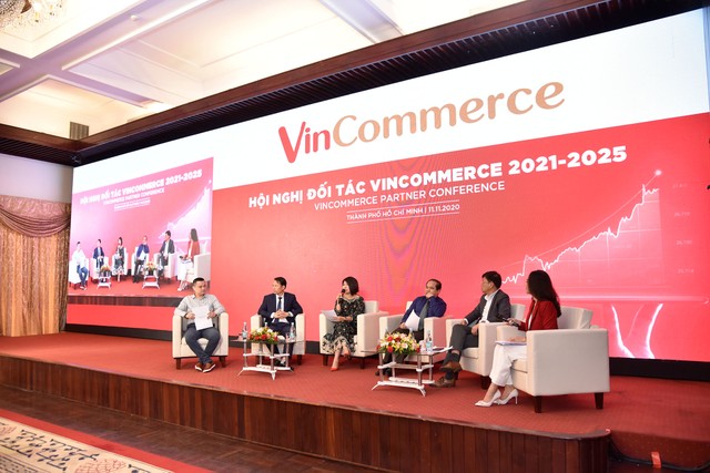 Ban lãnh đạo VinCommerce tọa đàm cùng các Nhà cung cấp. Ban lãnh đạo VinCommerce tọa đàm cùng các Nhà cung cấp.