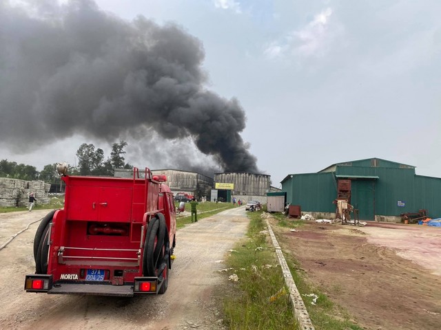 Kho chứa hàng nơi xảy ra vụ hỏa hoạn (ảnh Tr.H). Kho chứa hàng nơi xảy ra vụ hỏa hoạn (ảnh Tr.H).