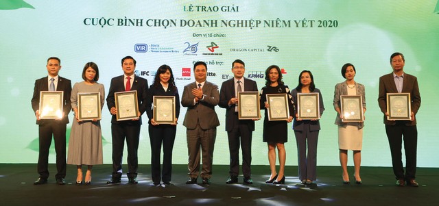 Top 10 doanh nghiệp có báo cáo thường niên tốt nhất, nhóm vốn hóa lớn. Top 10 doanh nghiệp có báo cáo thường niên tốt nhất, nhóm vốn hóa lớn.