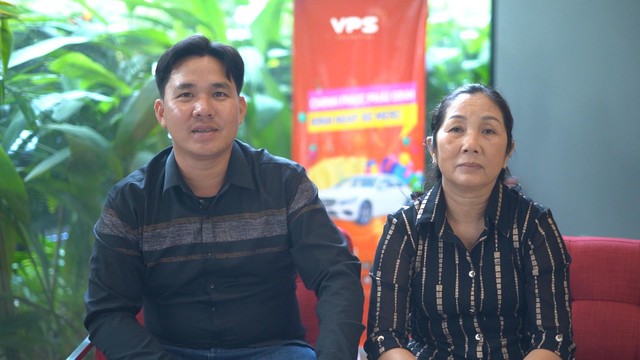 Bà Trần Thị Phúc và con trai luôn đồng hành cùng nhau khi tham gia kênh đầu tư mới mẻ - chứng khoán phái sinh.