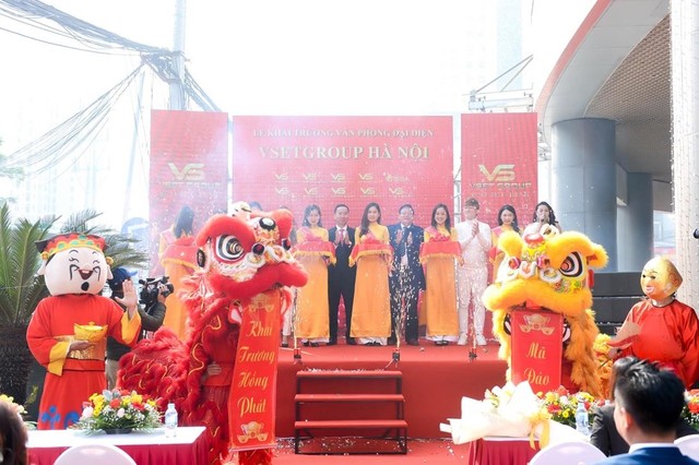 Hoạt động khai trương mở rộng chi nhánh, hoạt động kinh doanh được đẩy mạnh. Hoạt động khai trương mở rộng chi nhánh, hoạt động kinh doanh được đẩy mạnh.