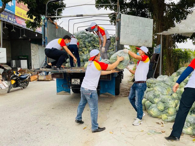 Công đoàn HDBank khu vực phía Bắc đã tổ chức các “Chuyến xe yêu thương” – triển khai thu mua nông sản cho bà con Hải Dương. Công đoàn HDBank khu vực phía Bắc đã tổ chức các “Chuyến xe yêu thương” – triển khai thu mua nông sản cho bà con Hải Dương.