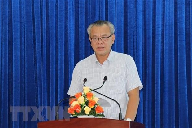 Giám đốc Sở Y tế Bạc Liêu Bùi Quốc Nam khẳng định bệnh nhân âm tính với virus SARS-CoV-2. (Ảnh: Nhật Bình/TTXVN). Giám đốc Sở Y tế Bạc Liêu Bùi Quốc Nam khẳng định bệnh nhân âm tính với virus SARS-CoV-2. (Ảnh: Nhật Bình/TTXVN).