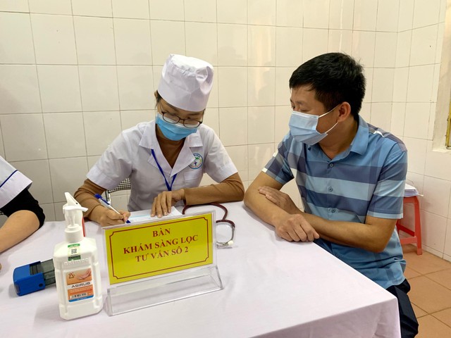 Tiêm chủng vắc-xin Covid-19 là cần thiết trong công tác phòng chống dịch bệnh.